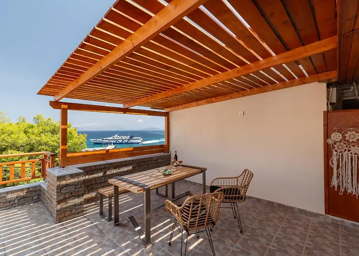 Caldera Close To The Port, Airport & Athens
