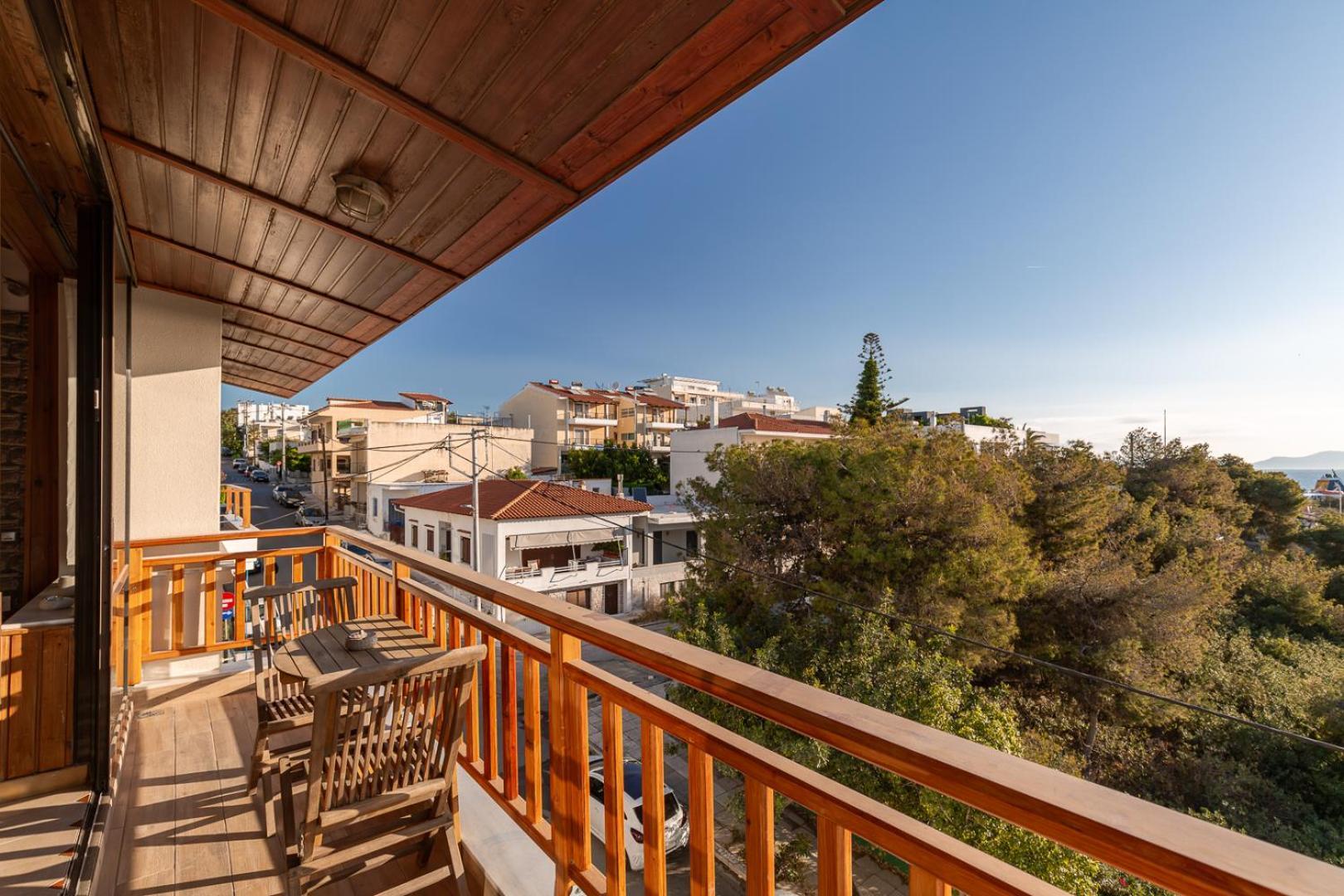 Caldera Close To The Port, Airport & Athens