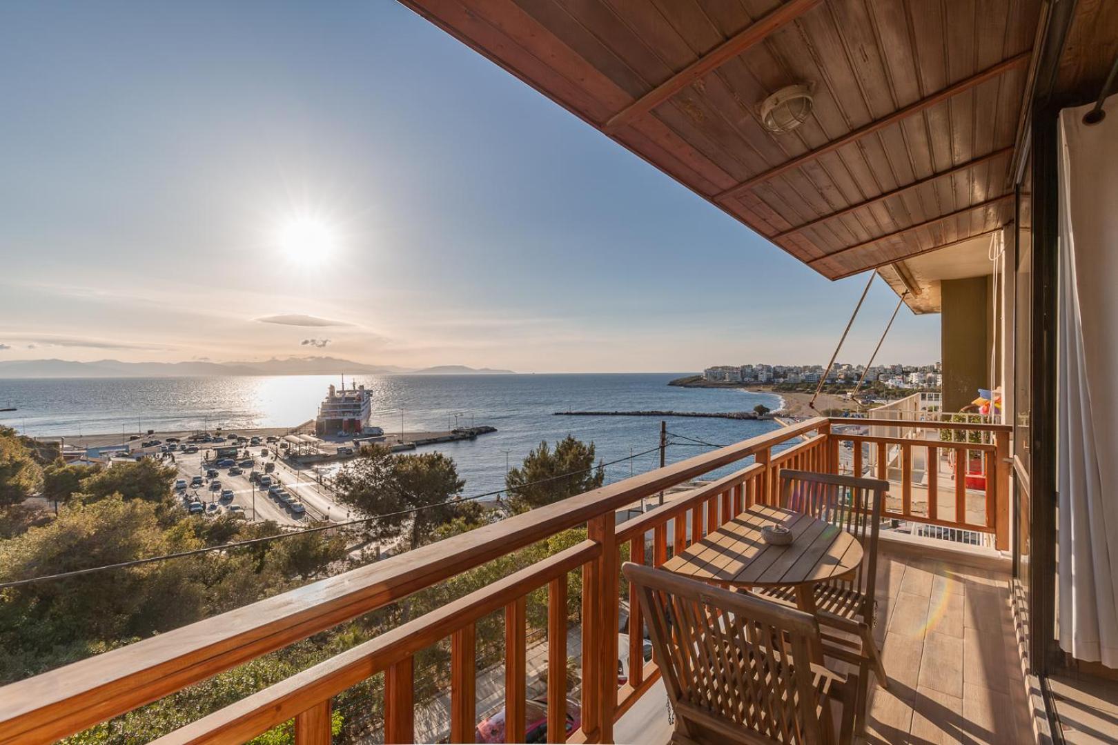 Caldera Close To The Port, Airport & Athens Appartamento *