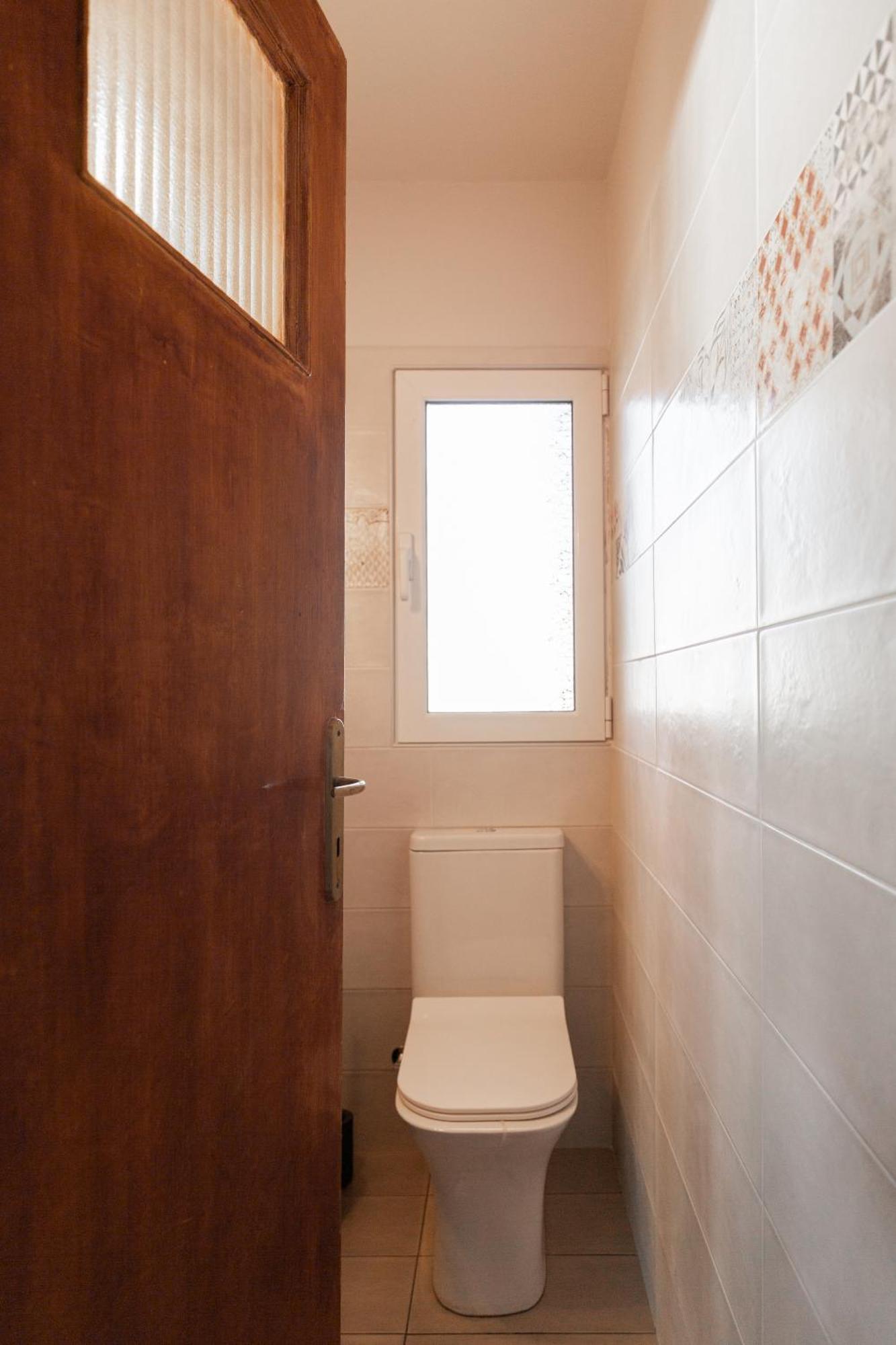 Caldera Close To The Port, Airport & Athens Appartamento