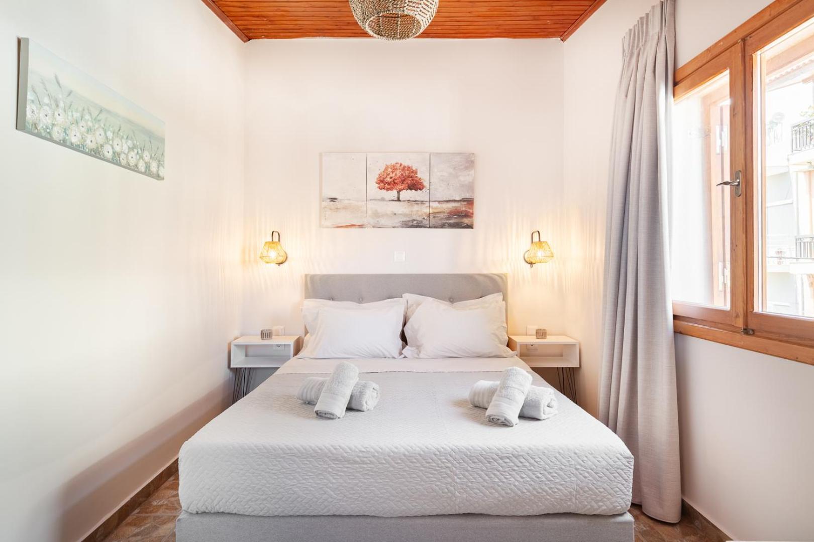 Caldera Close To The Port, Airport & Athens * Rafina (Attica)