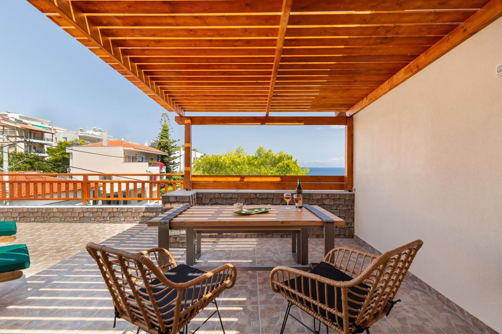 Caldera Close To The Port, Airport & Athens Apartment