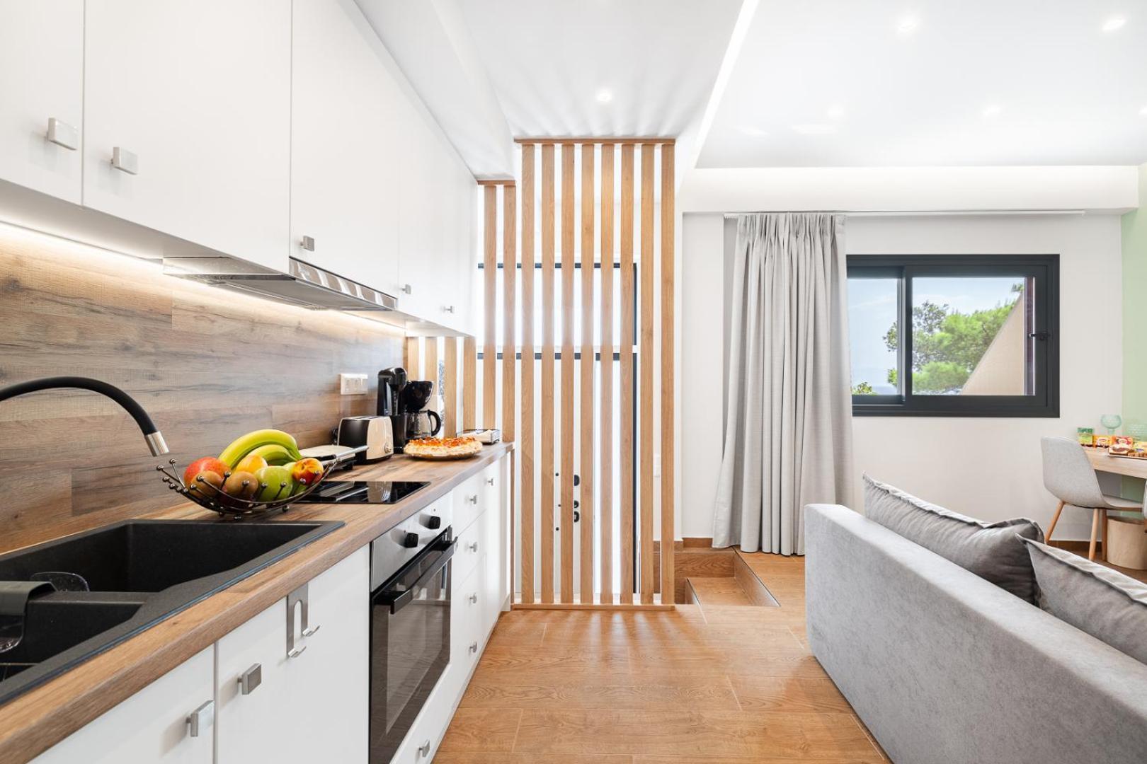 Caldera Close To The Port, Airport & Athens Appartamento
