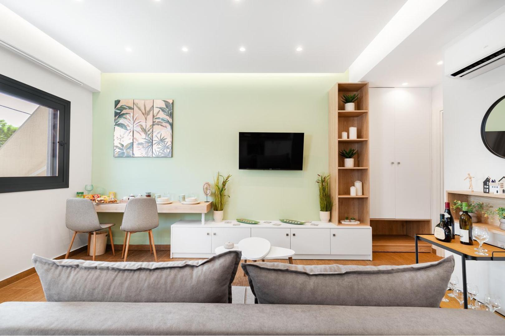 Caldera Close To The Port, Airport & Athens *