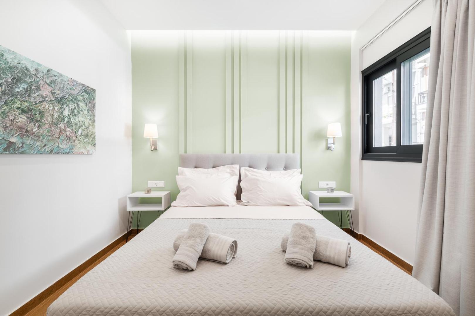 Caldera Close To The Port, Airport & Athens *